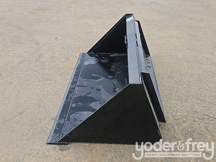 unused-60"-skidsteer-bucket-image-2