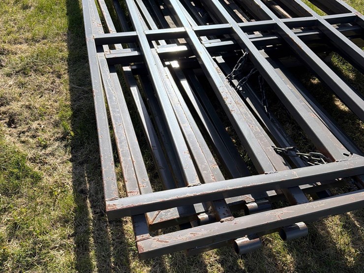 5-9ft-9”-long-livestock-gates-image-3