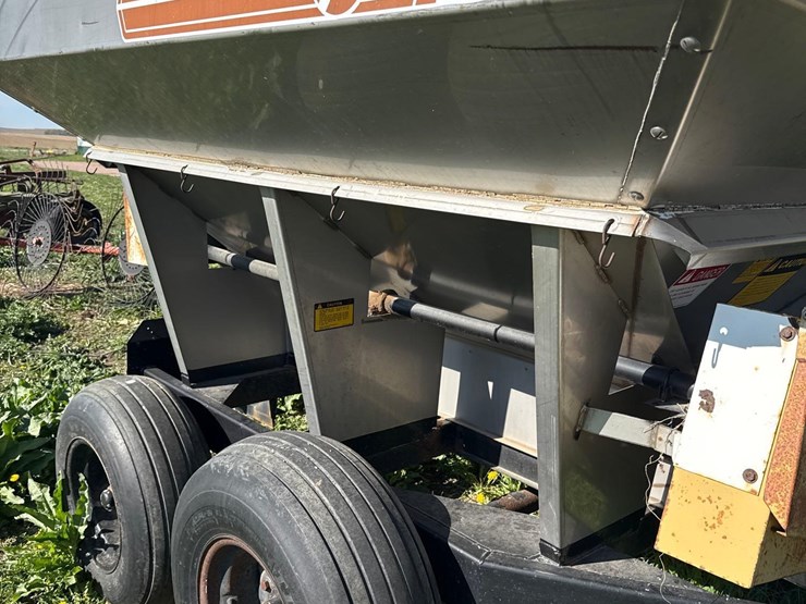 tyler-10-ton-fertilizer-spreader-image-19