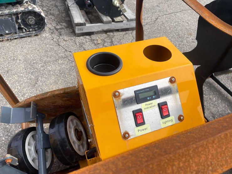 #9043-•-unused-ride-on-concrete-power-trowel-(o12)-image-32