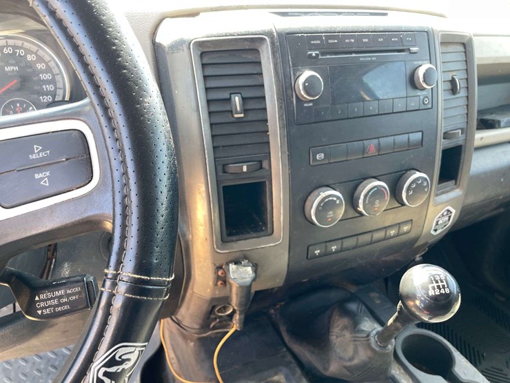 2011-dodge-ram-3500hd-image-13