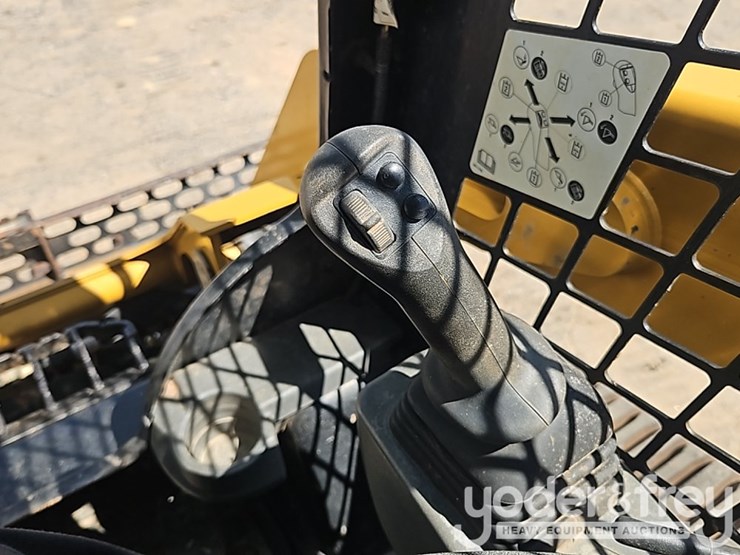 2023-caterpillar-259d3-image-29
