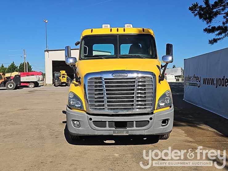 2019-freightliner-cascadia-image-8
