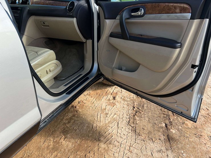 2011-buick-enclave-cxl-image-22