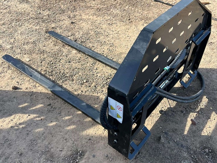60in-skid-steer-hydraulic-adjustable-forks-(new/unused)-image-4