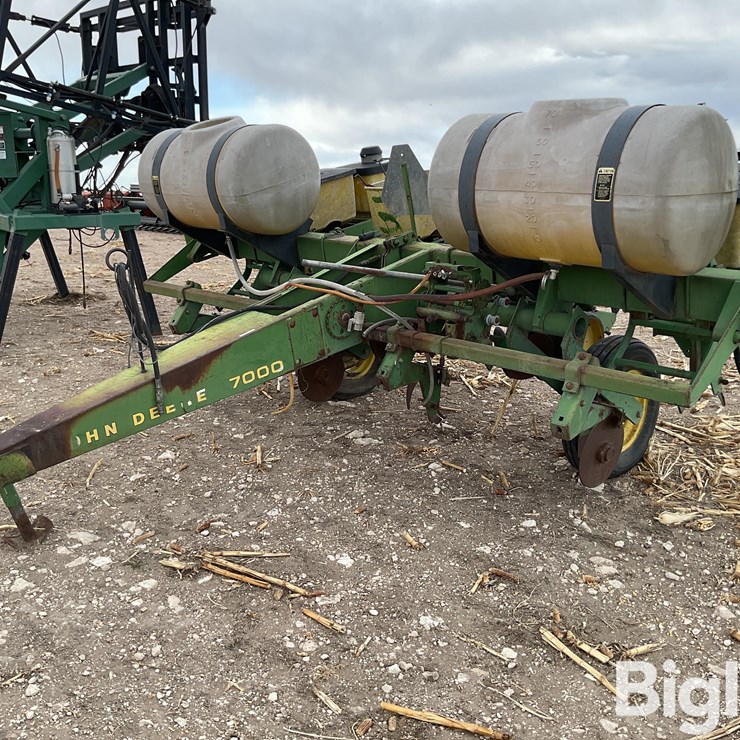 JOHN DEERE 7000
