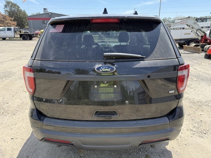 2018-ford-explorer-image-5