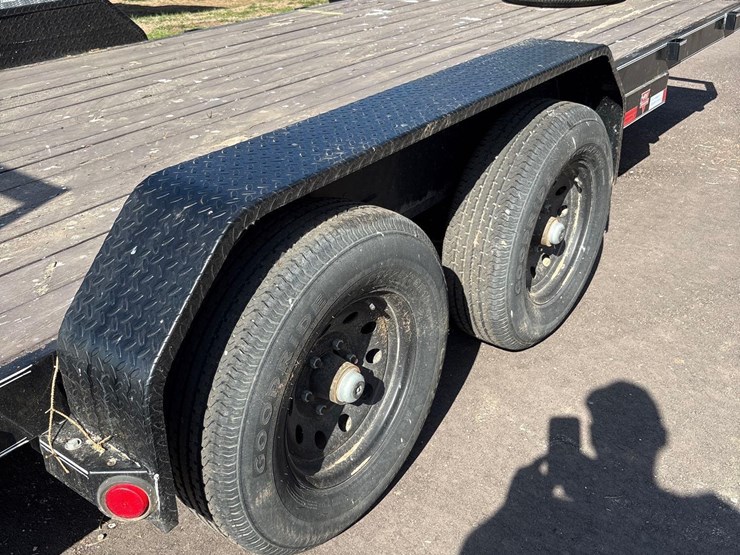 2019-pj-7ft-x-18ft-beaver-tail-bumper-hitch-trailer--1-owner-image-23
