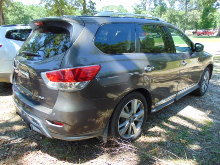 2016-nissan-pathfinder-image-10