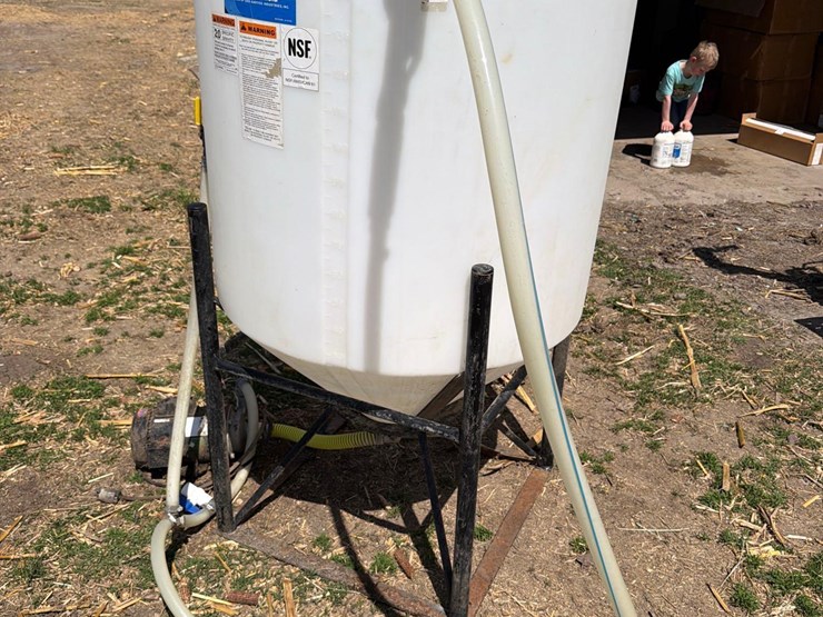 150-gallon-bottle-mixing-tank-image-5