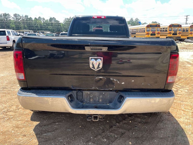 2012-dodge-ram-3500-image-6