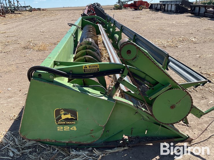 john-deere-224-image-4