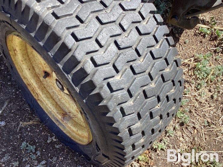 john-deere-212-image-14