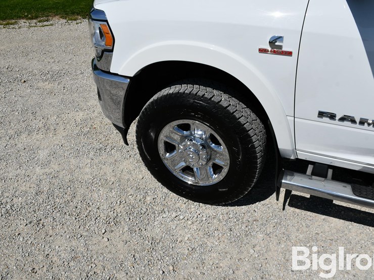 2022-dodge-3500-image-12