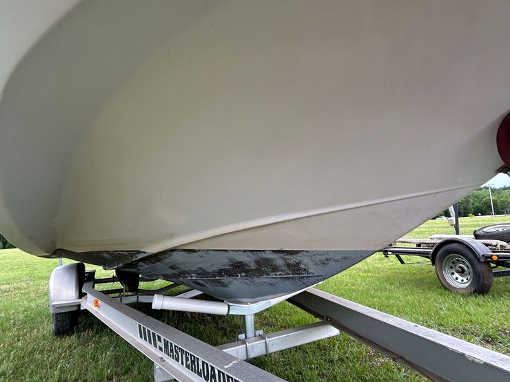 1996-chaparral-sunesta-230-deck-boat-w/mercruiser-se116-inboard/outboard-&-trailer-(no-title~bos-onl-image-9
