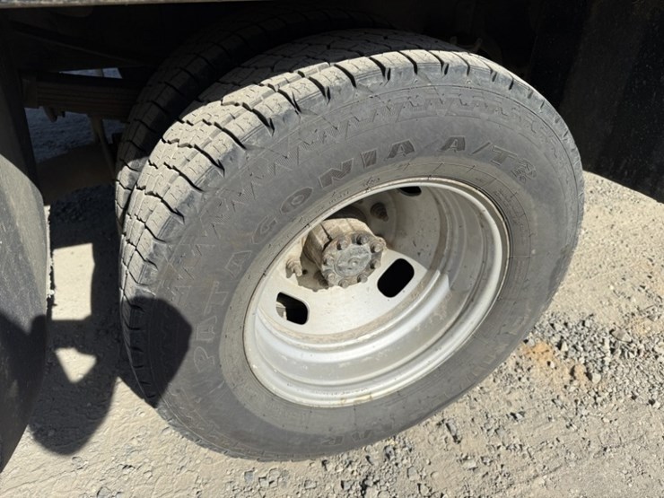 2016-ford-f350-sd-xlt-image-16