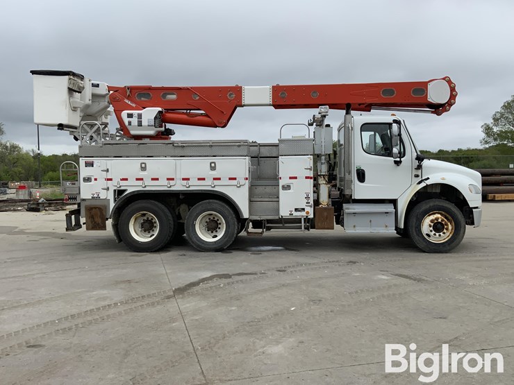 2016-freightliner-m2-106-image-4
