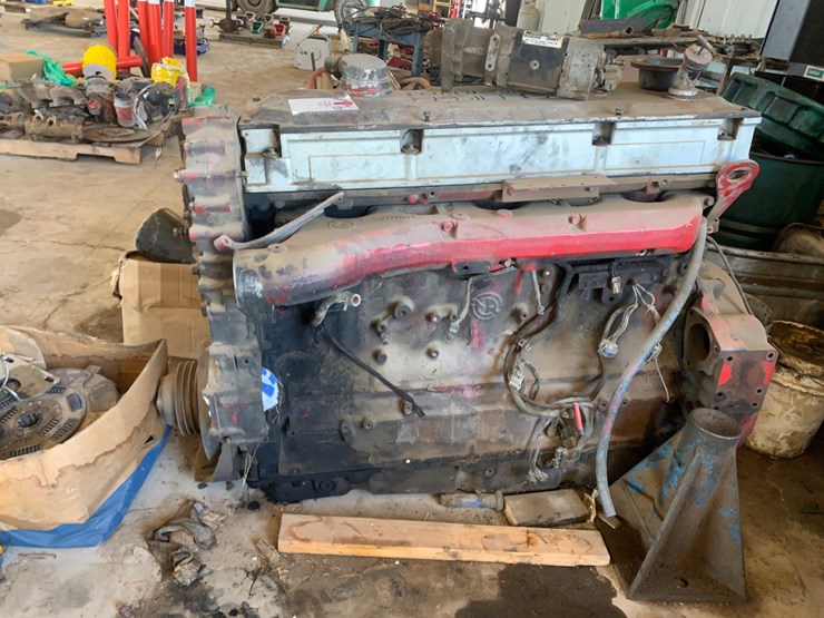 (incomplete)-detroit-series-60-motor-w/-alternator,-and-clutch-image-2