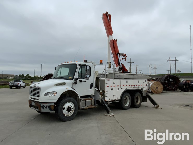 2014-freightliner-m2-106-image-9
