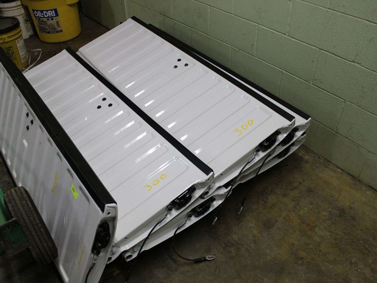 tail-gates-for-gmc-sierra-piu-image-1