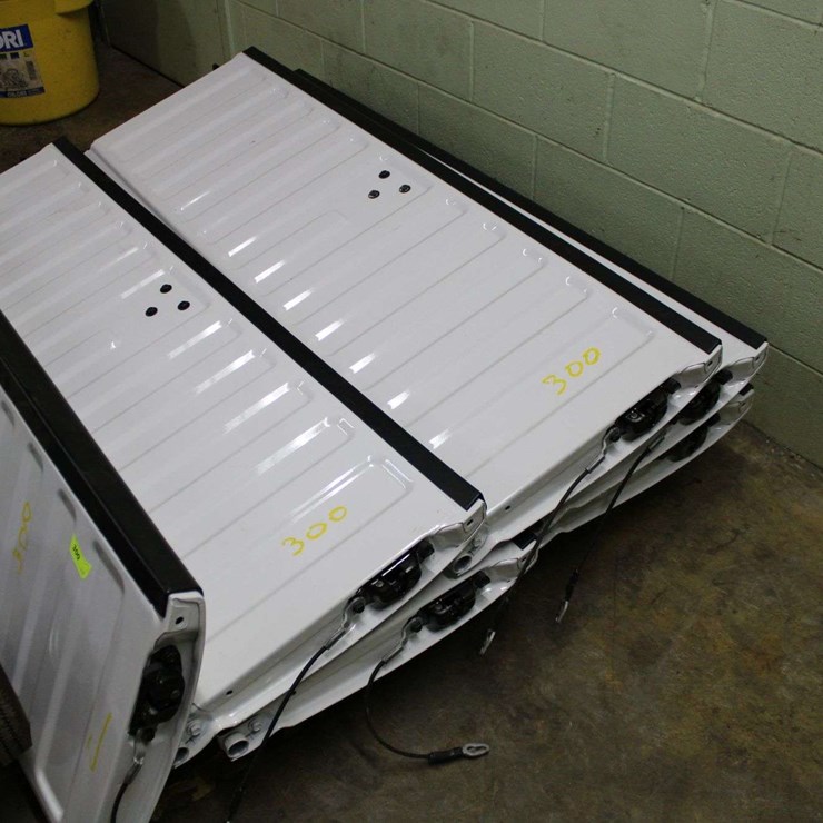 TAIL GATES FOR GMC SIERRA PIU