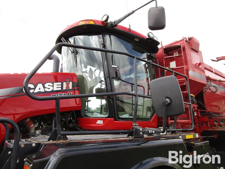 2019-case-ih-titan-4540-image-16