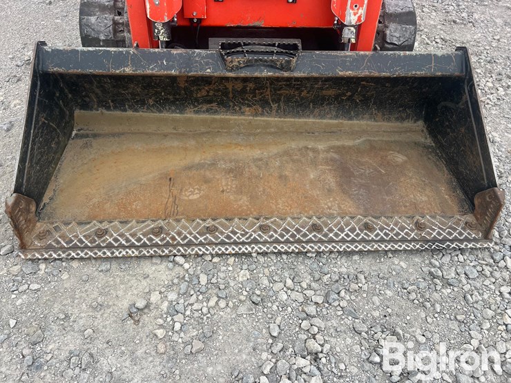 2017-kubota-svl95-2s-image-9