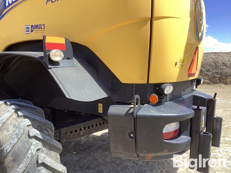 2015-new-holland-fr700-image-16