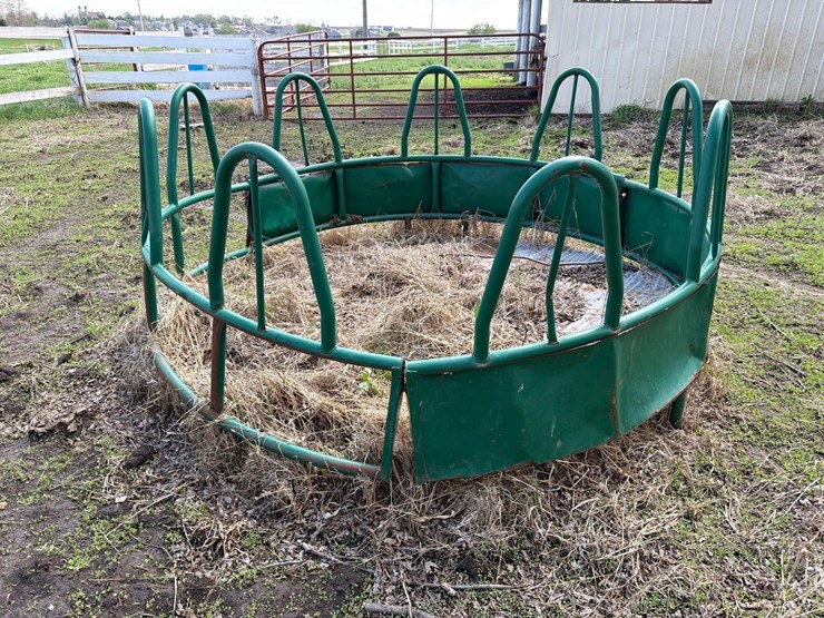 green-round-bale-feeder-image-1