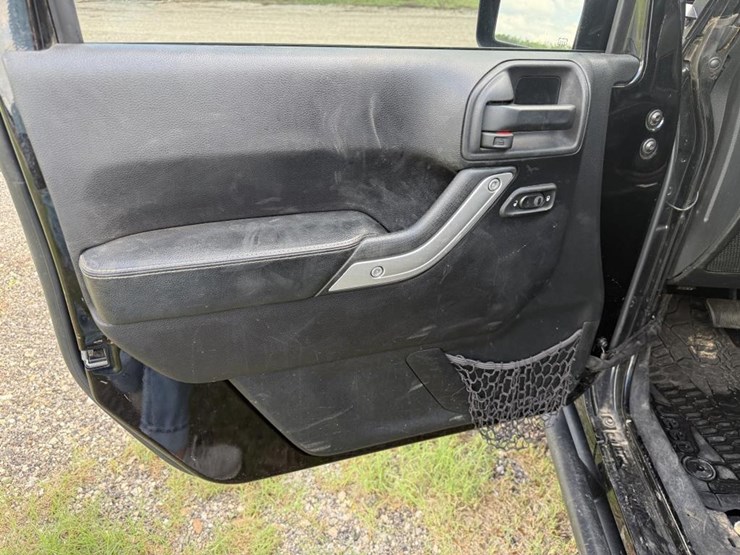 2015-jeep-wrangler-image-14