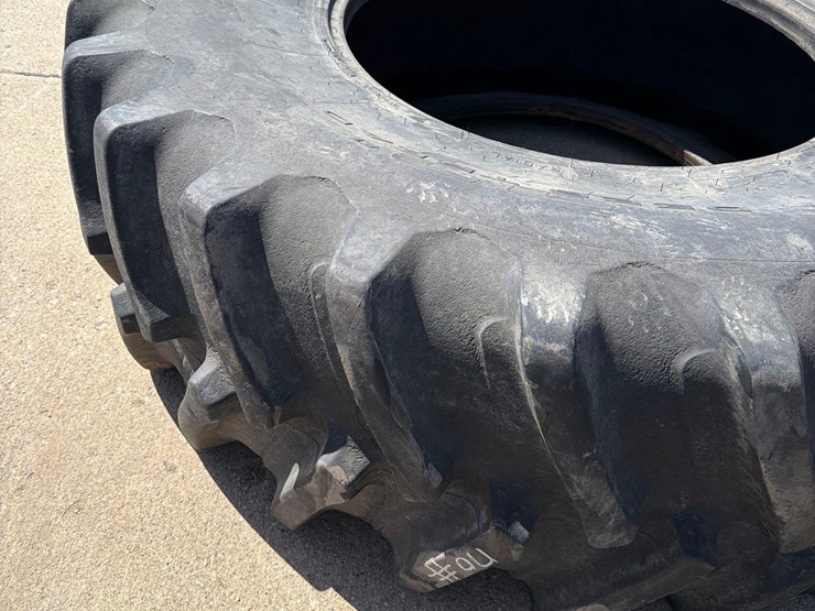 1-firestone-650/85r38-tire-image-3