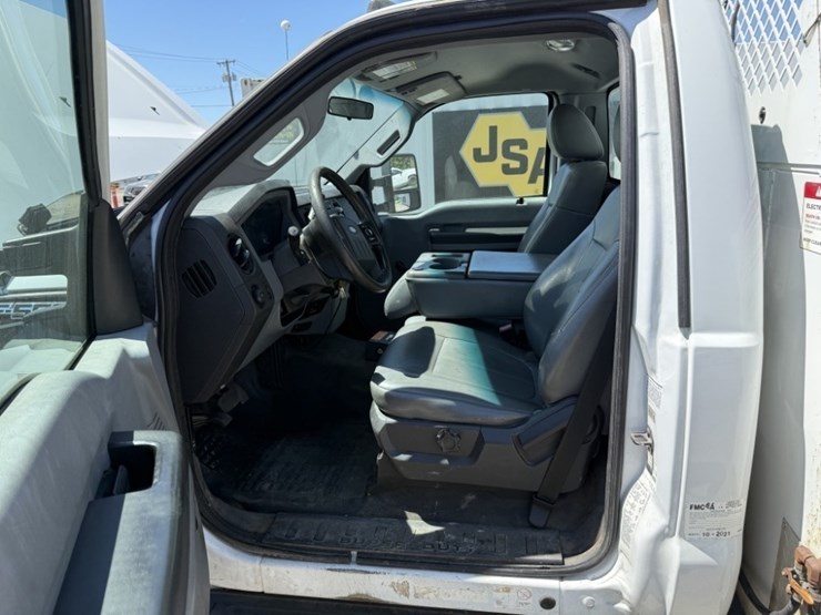2012-ford-f550-sd-image-32