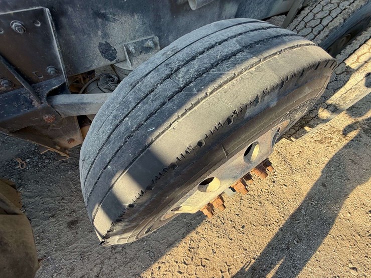 2016-kenworth-t880-image-10