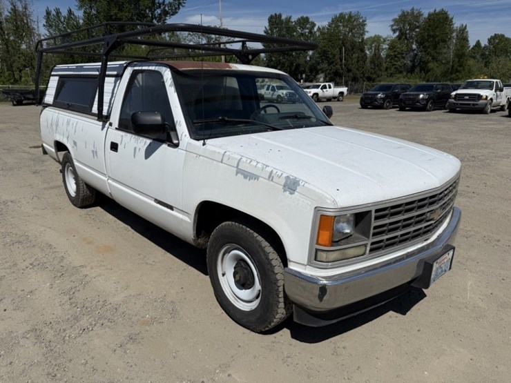 1989-chevrolet-c25-pickup-image-2