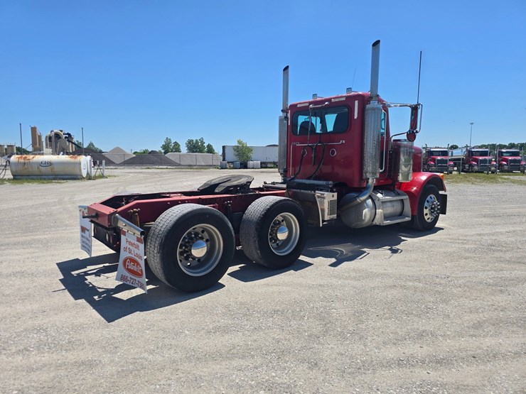 2007-peterbilt-379-image-21