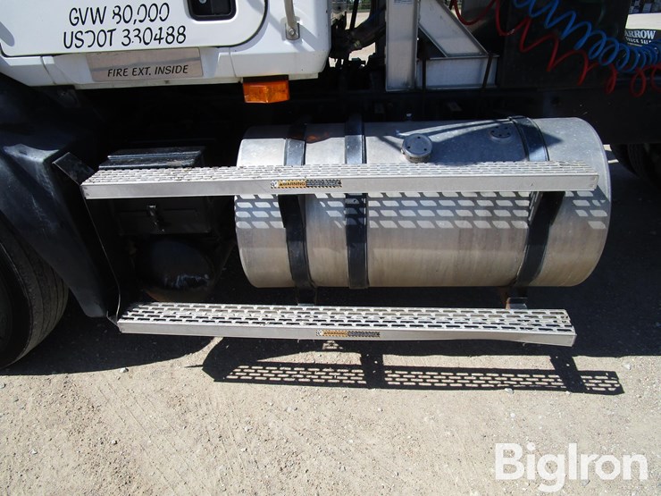 2003-mack-ch613-image-12
