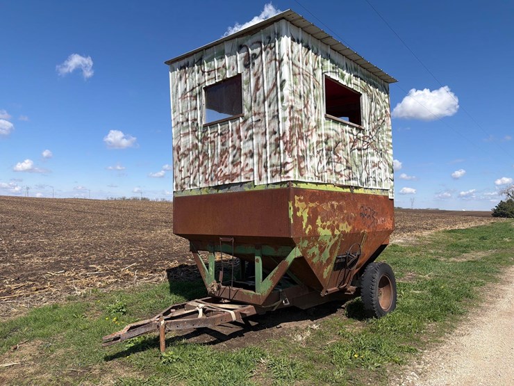 7-1/2ft-x-10ft-hunting-shack-image-1