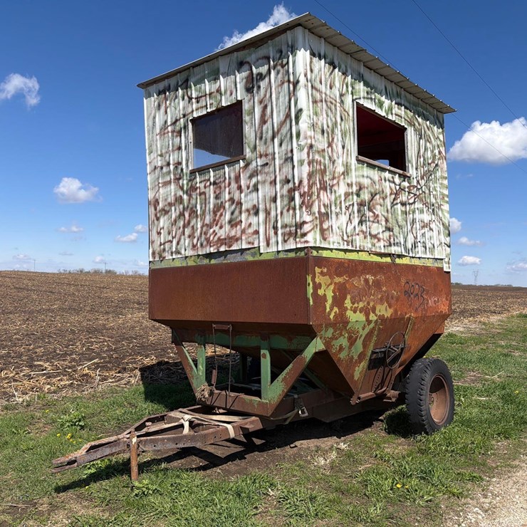 7 1/2ft x 10ft Hunting Shack