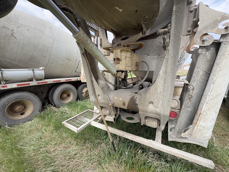 2001-mack-rd690s-image-39