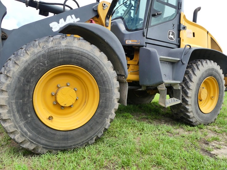 deere-344l-image-7