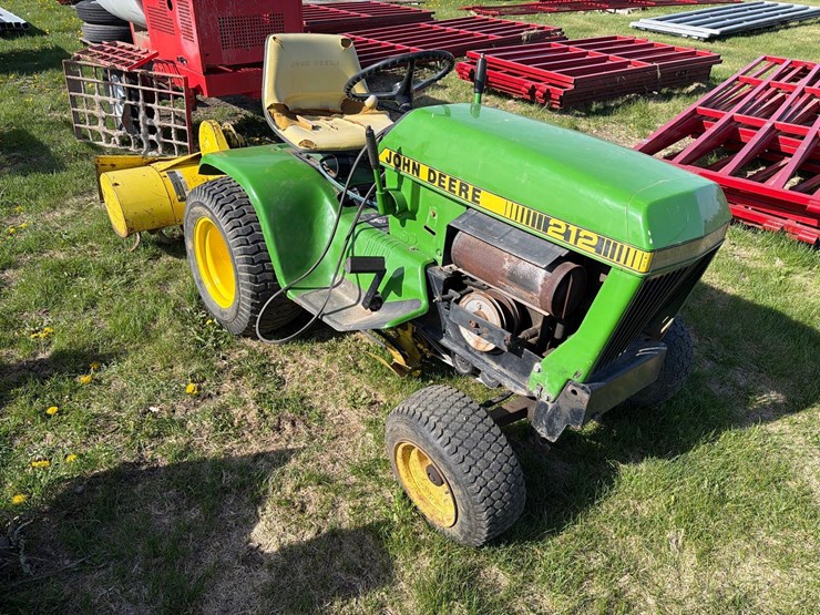 john-deere-212-image-1