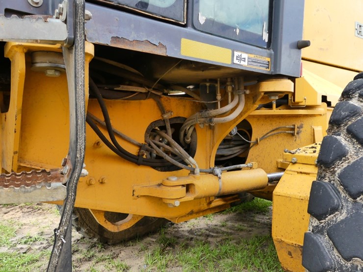 deere-672g-image-11
