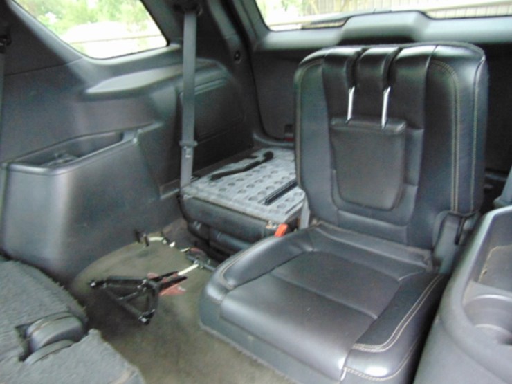 2015-ford-explorer-image-7