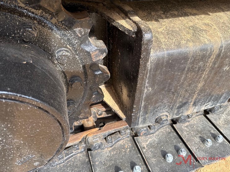 2021-caterpillar-305.5-image-5
