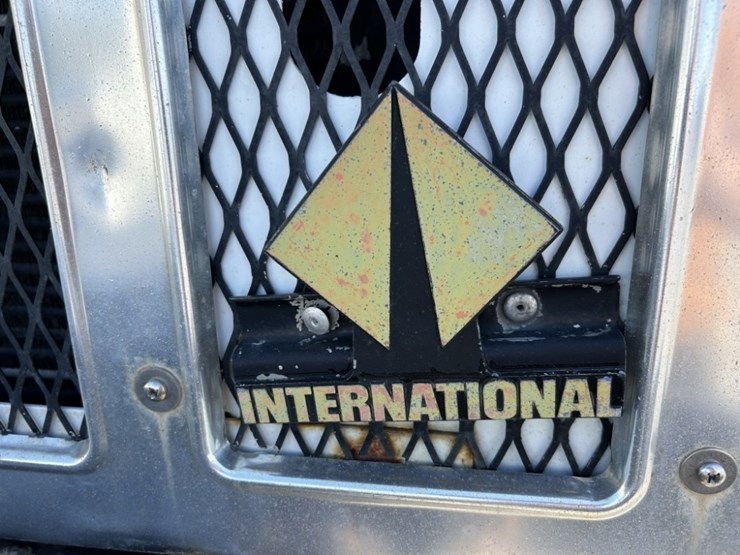 1998-international-2574-image-14