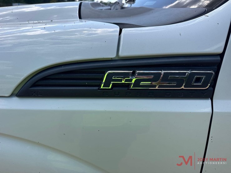 2015-ford-f250-xl-image-9