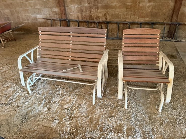 outdoor-gliding-chair-&-bench-image-2