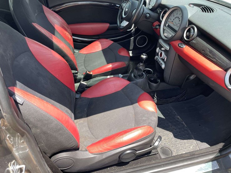 2007-mini-cooper-s-2-door-hatchback-(78,961-miles)-image-17