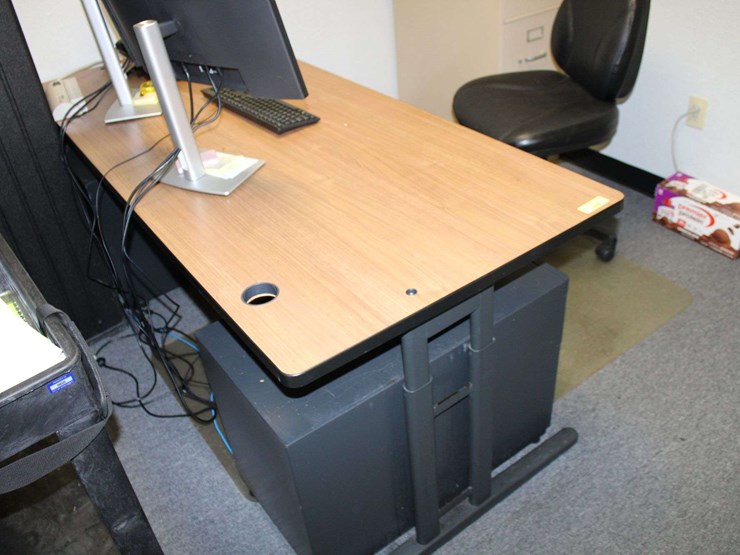 medal-and-wooden-adjustable-table-image-2