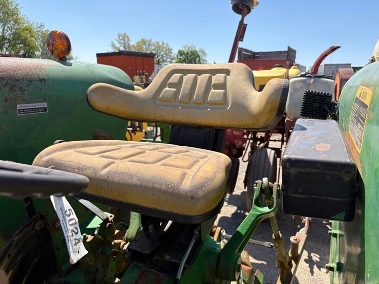 john-deere-2440-image-15